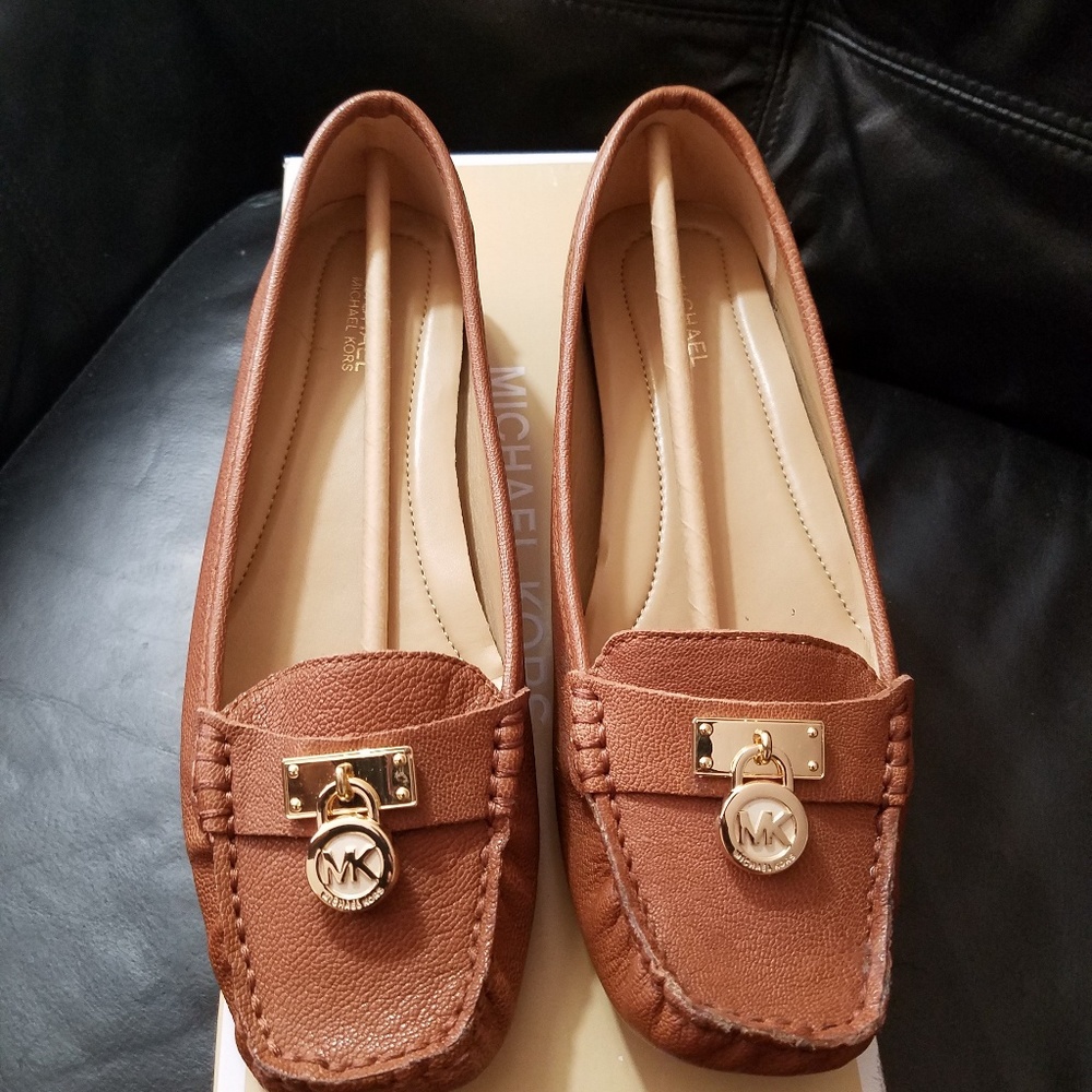Brand new in box size 7 1/2 Michael Kors loafers